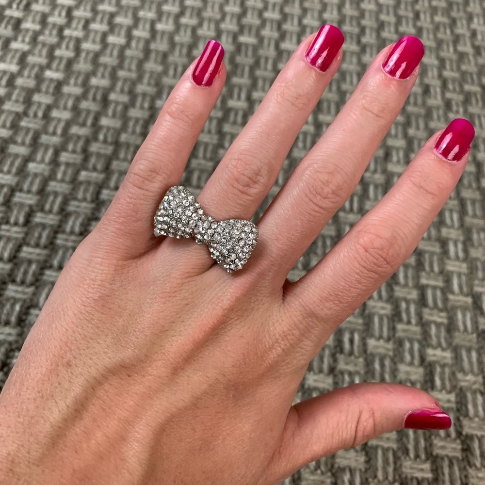 Bowtie ring
